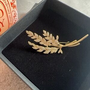Brand New Goelia Wheat Ear Brooch with original packaging
